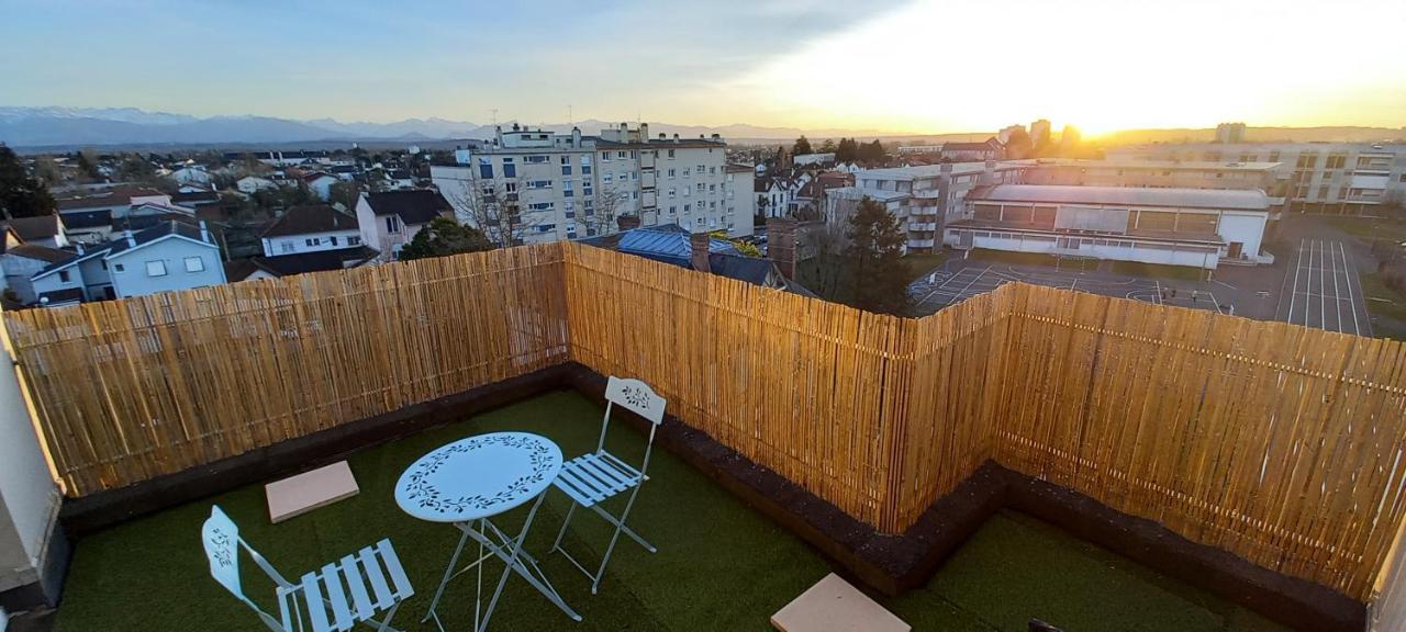 Le Belvedere Dernier Etage Avec Terrasse Wifi Fibre Leilighet Tarbes Eksteriør bilde